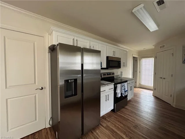 213 Morgan Place, photo 3 of 24
