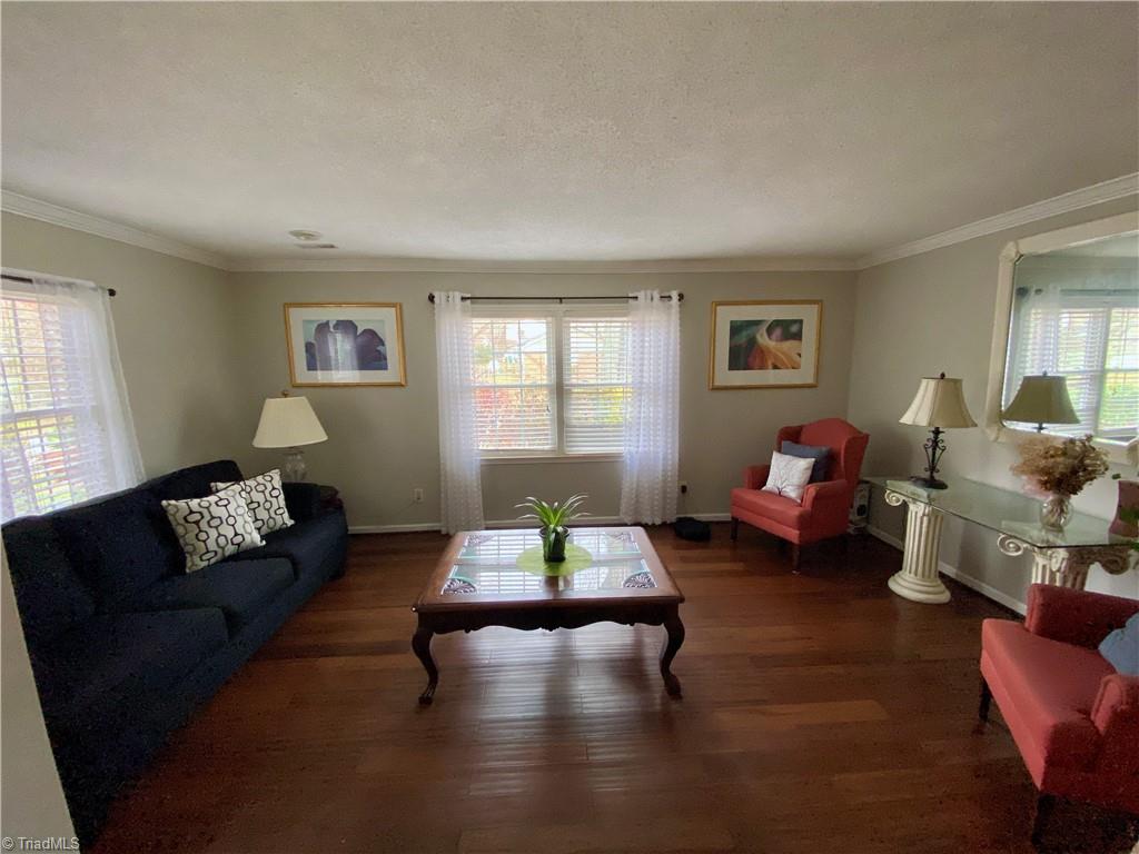 Photo 4 of 40 of 2135 Rivermeade Drive house