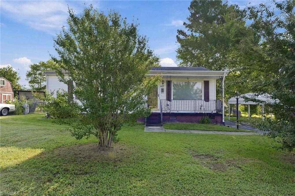 Photo of 607 Walker Avenue, Graham, NC 27253 (MLS # 1236007)