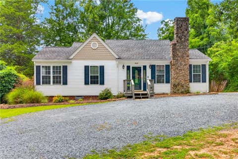 Homes For Sale - 944 Uwharrie Street<br/> Randolph County, Asheboro, NC 27203