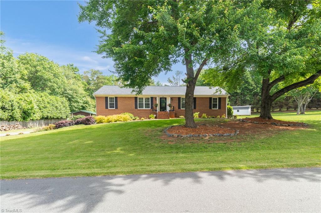 658 Drumheller Road, Clemmons, North Carolina image 2