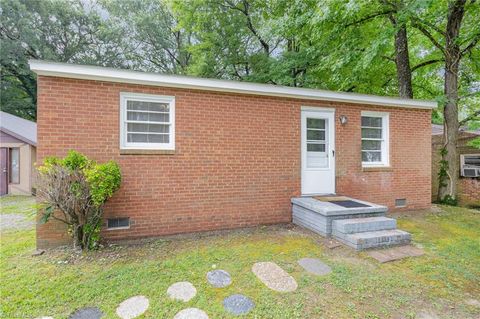 Homes For Sale - 306 Avery Avenue<br/> High Point, NC 27265