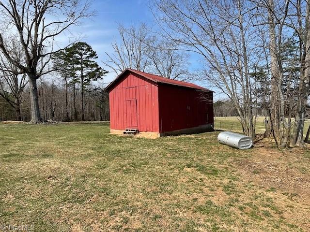 00 Ararat Road, Pilot Mountain, North Carolina image 3