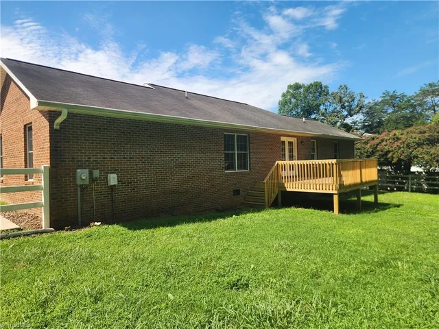 134 Lauten Loop, photo 2 of 10