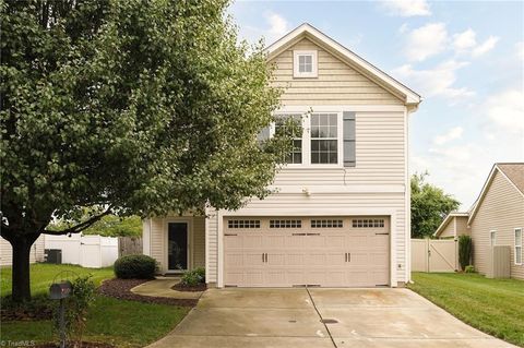 5763 Misty Hill Circle Clemmons NC 27012