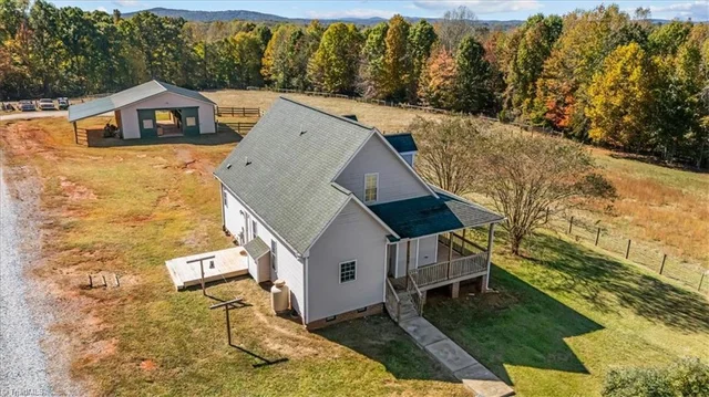 1479 Mountain View Church Road, photo 3 of 46