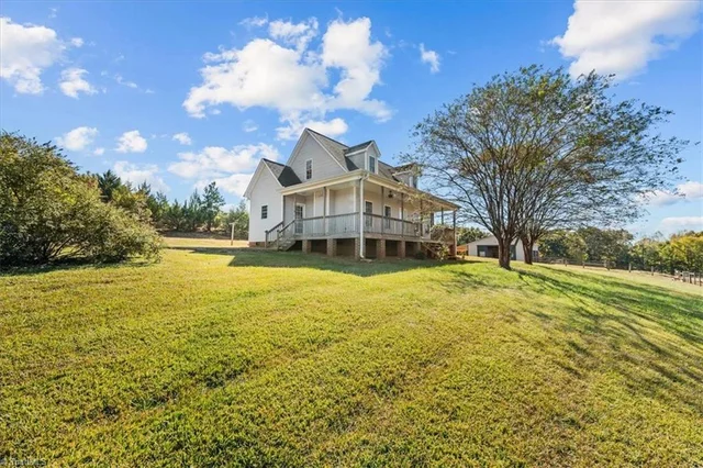 1479 Mountain View Church Road, photo 2 of 46