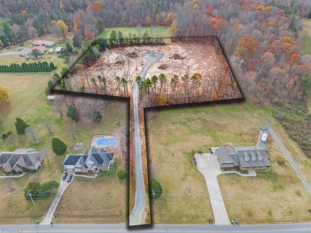 Country Lane, Reidsville, North Carolina image 18