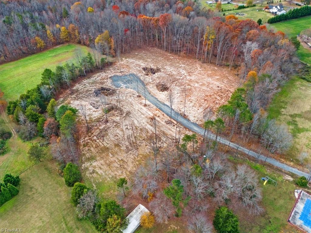 Country Lane, Reidsville, North Carolina image 20