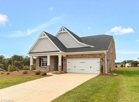 Homes For Sale - 103 Jasper Court<br/> King, NC 27021