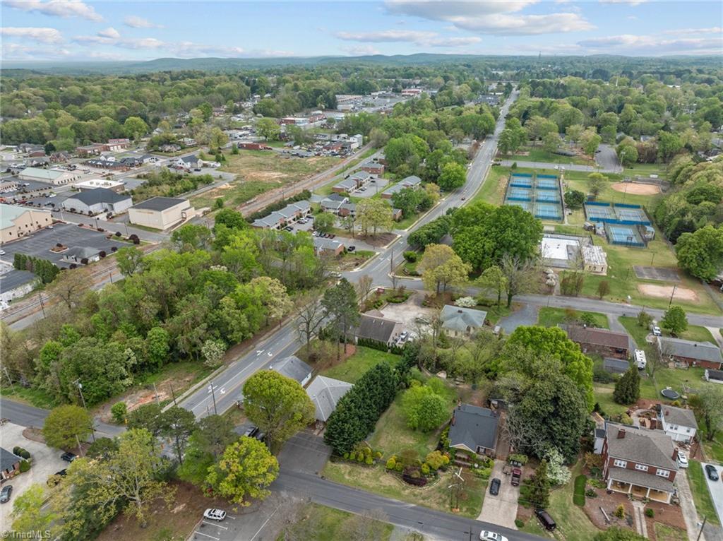 305 W Kivett Street, Asheboro, North Carolina image 38