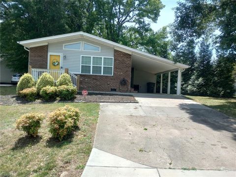 Photo of 404 Northridge Drive, Eden, NC 27288 (MLS # 1225225)