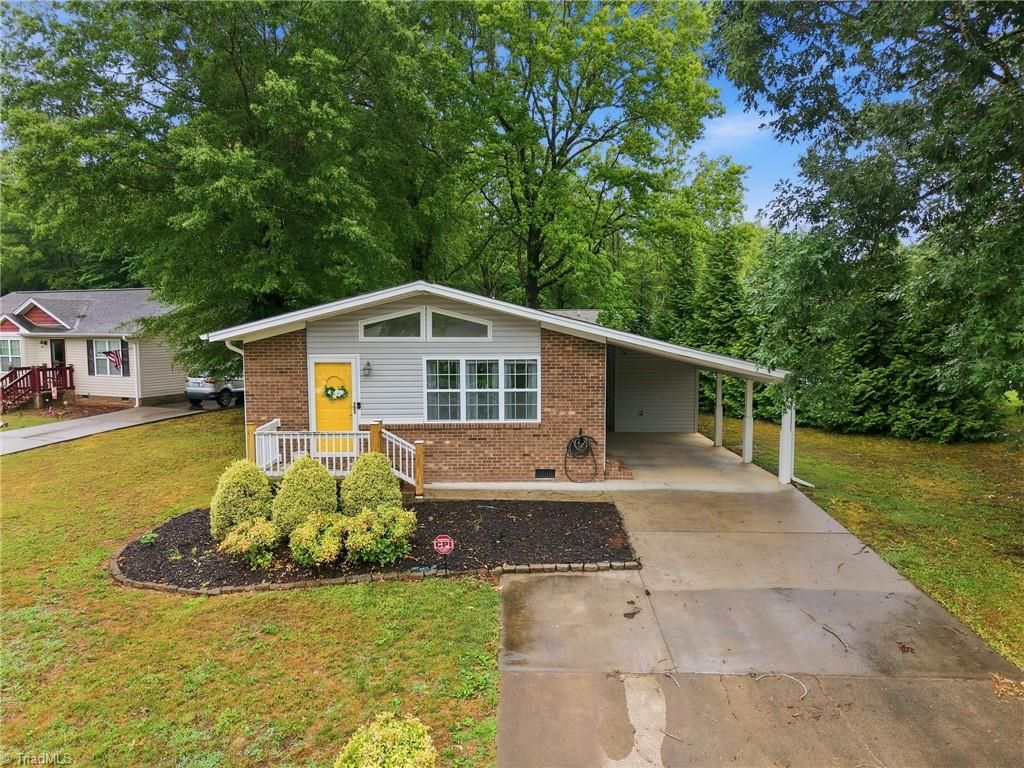 Photo of 404 Northridge Drive, Eden, NC 27288 (MLS # 1225225)