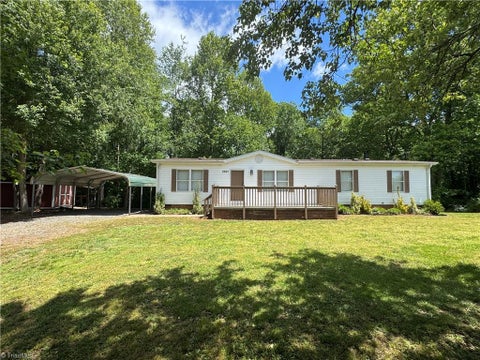 Mobile Home For Sale - 1997 Christian Home Church Road<br/> Traphill, NC 28685