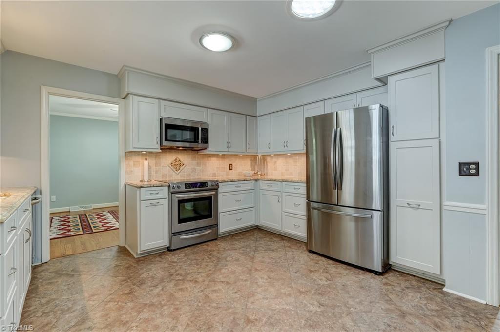 803 Honeysuckle Drive, Greensboro, North Carolina image 12