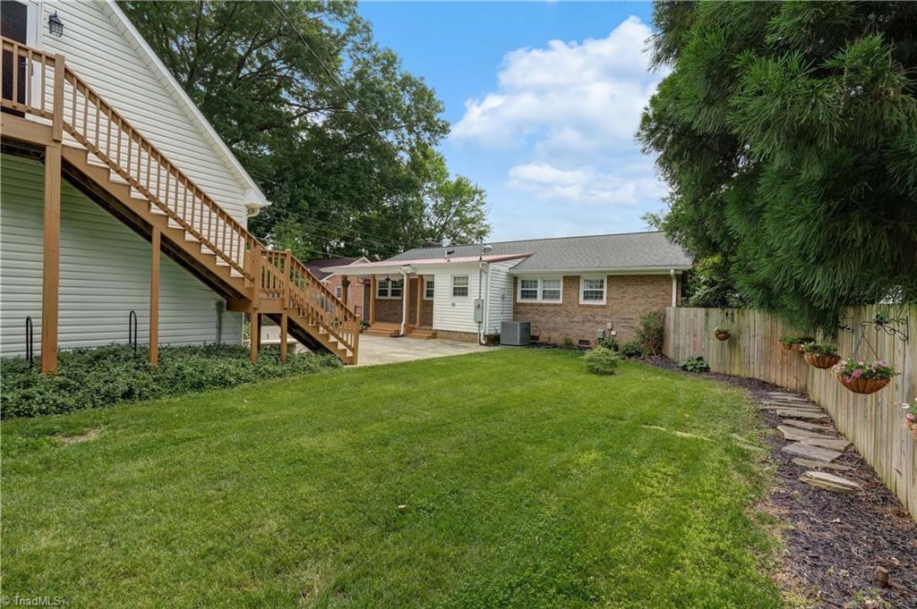 803 Honeysuckle Drive, Greensboro, North Carolina image 28
