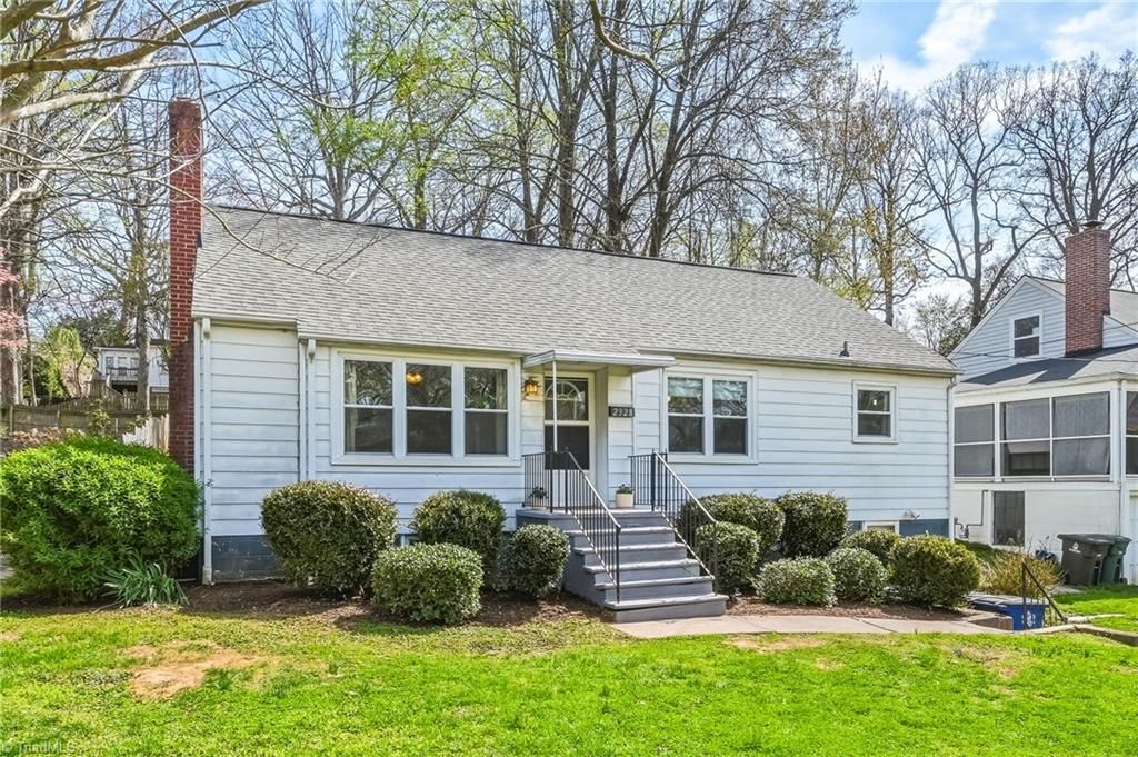 Photo of 2328 Lyndhurst Avenue, Winston-Salem, NC 27103 (MLS # 1214012)