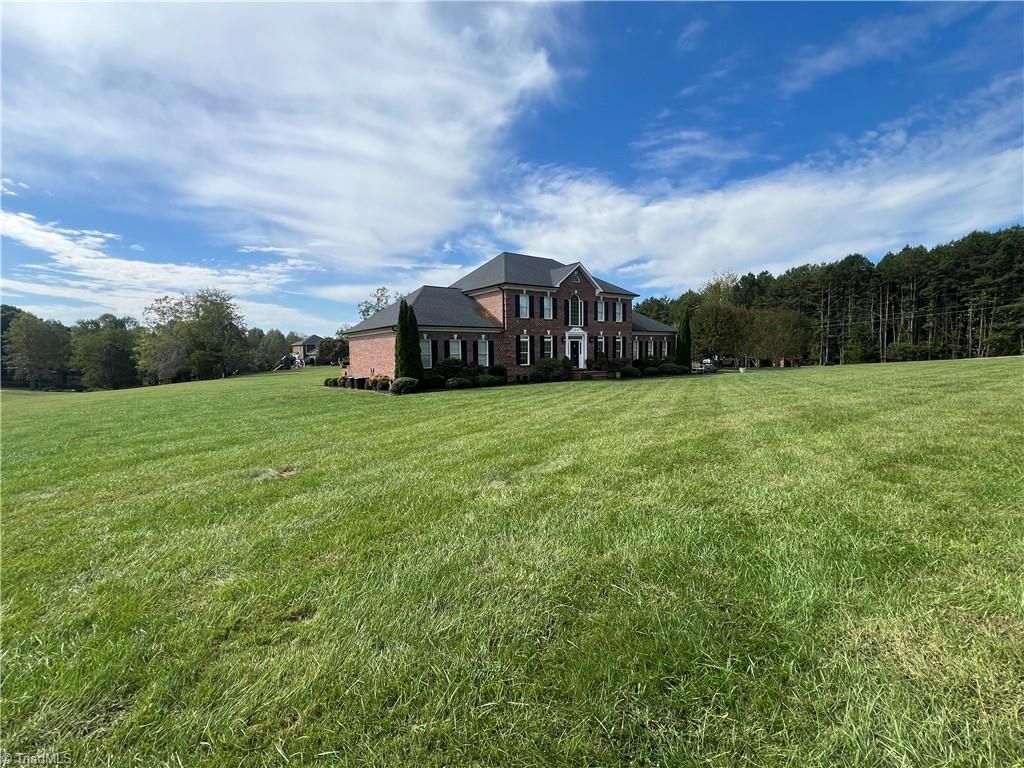 Photo of 113 Lakeview Drive, State Road, NC 28621 (MLS # 1197820)
