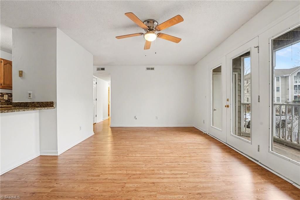 Photo of 3701 Cotswold Terrace #5E, Greensboro, NC 27410 (MLS # 1204477)