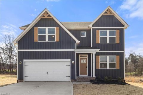 Homes For Sale - 115 Indian Wells Court<br/> Harmony, NC 28634