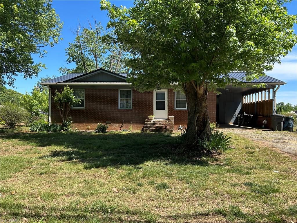 Photo of 8721 Linwood Southmont Road, Lexington, NC 27292 (MLS # 1219228)