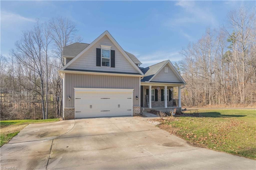Photo of 1728 Valley Brook Court, Clemmons, NC 27012 (MLS # 1206541)