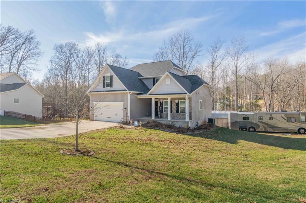 Photo of 1728 Valley Brook Court, Clemmons, NC 27012 (MLS # 1206541)