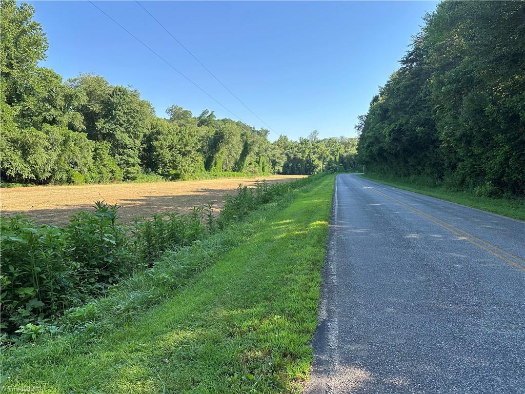 000 River Road