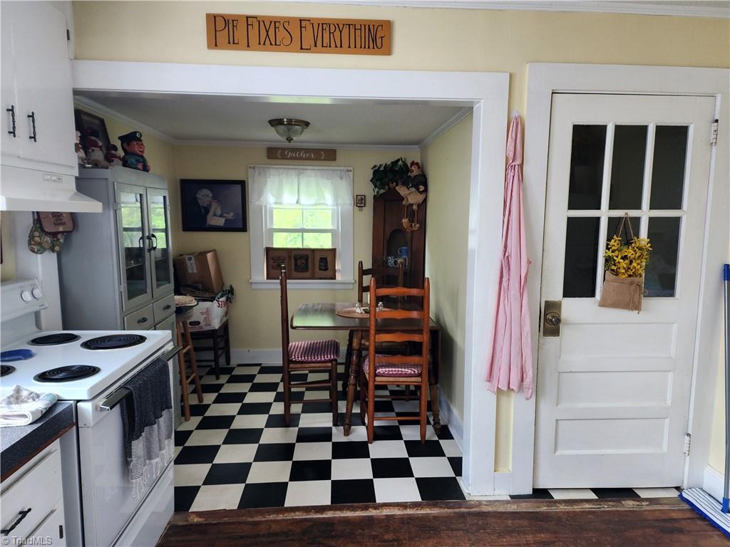 537 Butler Street, Pilot Mountain, North Carolina image 3