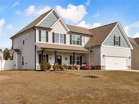 Homes For Sale - 109 Phoenix Court<br/> Lexington, NC 27295