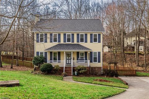 Homes For Sale - 1713 Avenbury Court<br/> Forsyth County, Kernersville, NC 27284