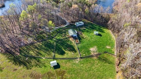 Homes For Sale - 7736 Penns Grove Road<br/> Guilford County, Summerfield, NC 27358