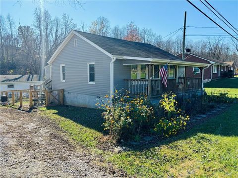 A home in Mount Airy