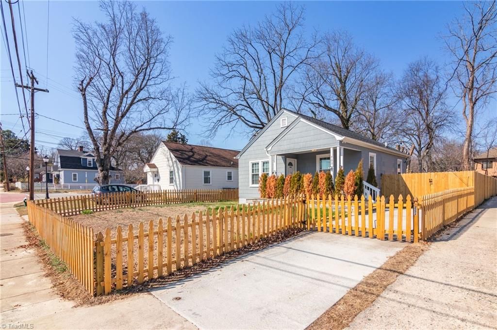 Photo of 703 Park Avenue, Greensboro, NC 27405 (MLS # 1211218)