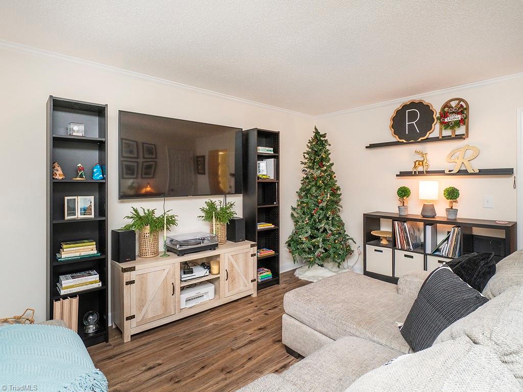 2202 Huntington Road B5