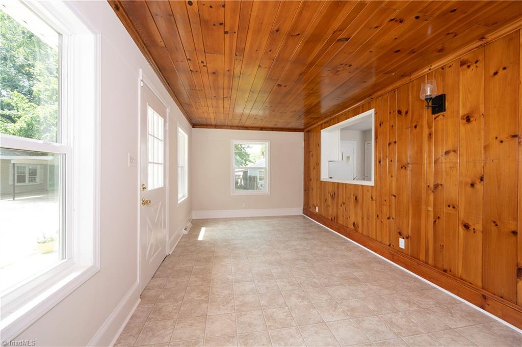 Greensboro, North Carolina 27405, United States, 3 Bedrooms Bedrooms, ,2 BathroomsBathrooms,Residential,Active,176530