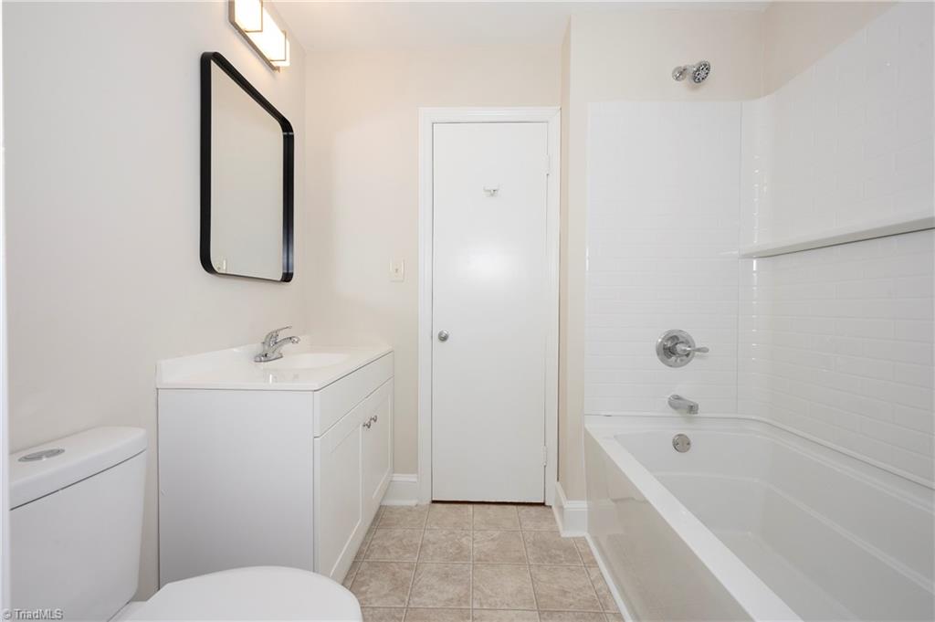 Greensboro, North Carolina 27405, United States, 3 Bedrooms Bedrooms, ,2 BathroomsBathrooms,Residential,Active,176530