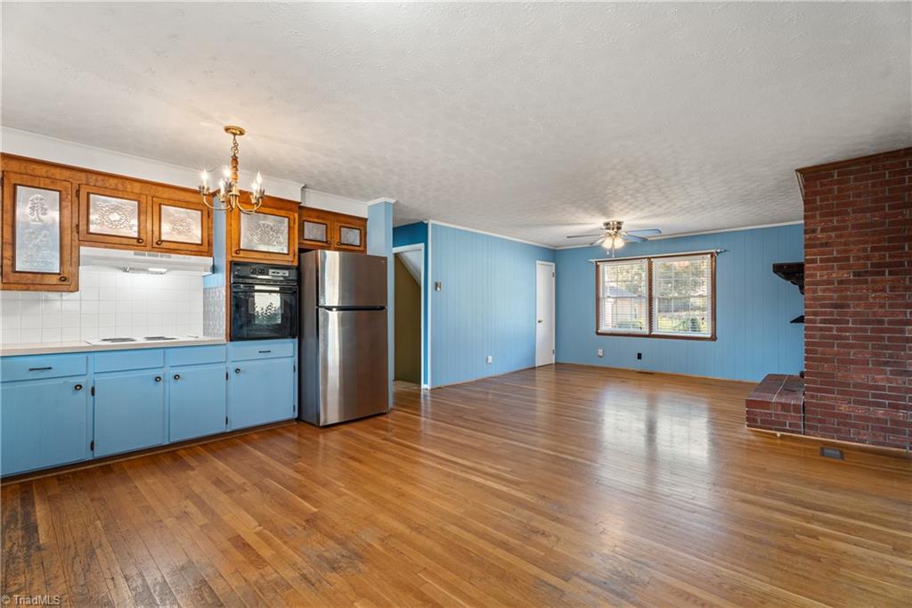 Kernersville, North Carolina 27284, United States, 3 Bedrooms Bedrooms, ,2 BathroomsBathrooms,Residential,Pending,216818