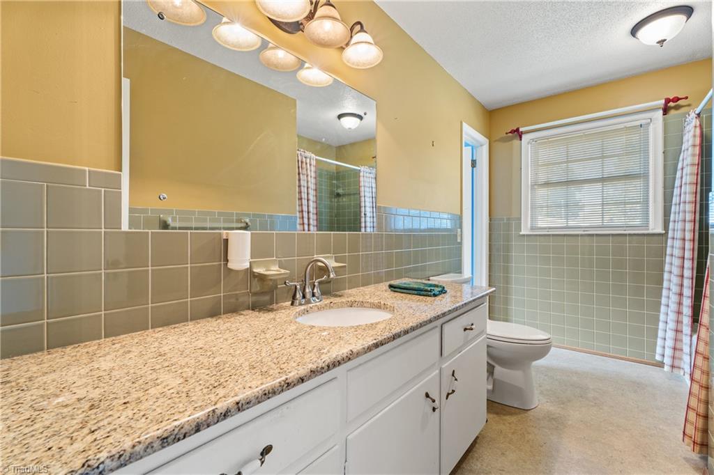 Kernersville, North Carolina 27284, United States, 3 Bedrooms Bedrooms, ,2 BathroomsBathrooms,Residential,Pending,216818