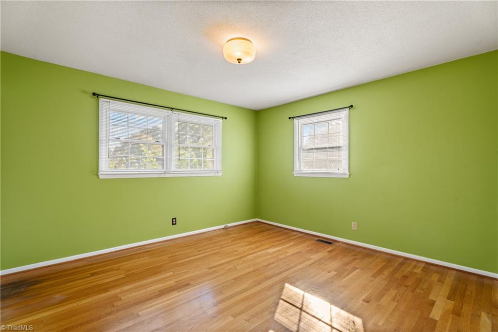 Kernersville, North Carolina 27284, United States, 3 Bedrooms Bedrooms, ,2 BathroomsBathrooms,Residential,Pending,216818