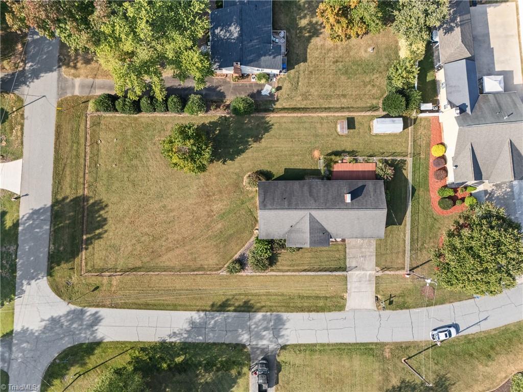 Kernersville, North Carolina 27284, United States, 3 Bedrooms Bedrooms, ,2 BathroomsBathrooms,Residential,Pending,216818