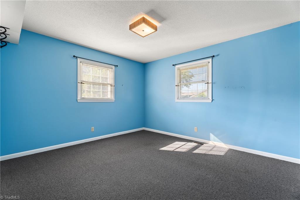 Kernersville, North Carolina 27284, United States, 3 Bedrooms Bedrooms, ,2 BathroomsBathrooms,Residential,Pending,216818