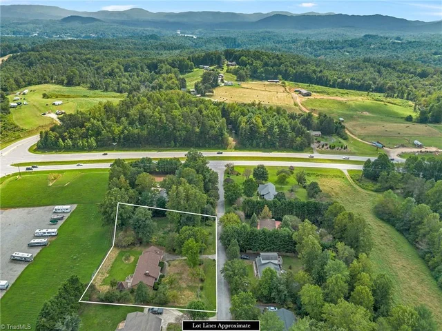 196 Lewis Fork Drive, photo 4 of 42