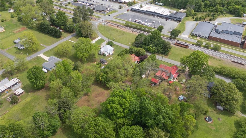 429 N Asheboro Street, Liberty, North Carolina image 47