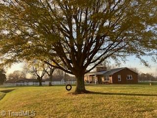 1081 Holly Springs Road, Mount Airy, North Carolina image 2