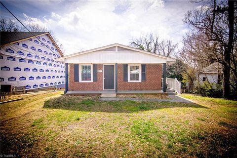 Homes For Sale - 407 W Willis Avenue<br/> High Point, NC 27260