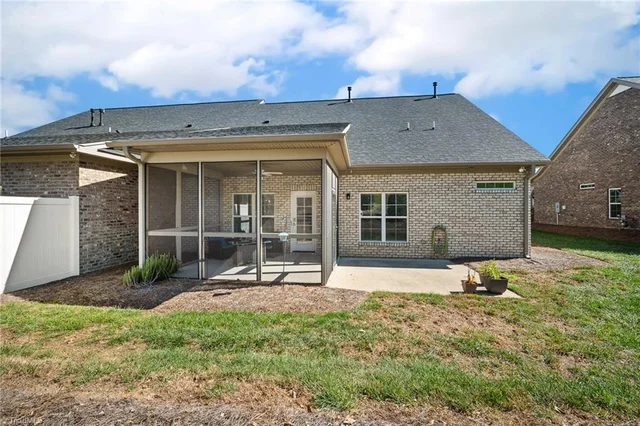 901 Plantation Village Drive, photo 2 of 37