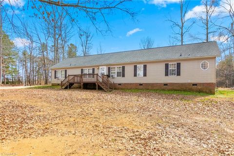 4626 Creekview Road, McLeansville, NC 27301 - #: 1135657