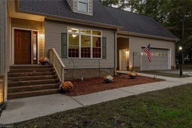 287 Fawn Trail, photo 5 of 49