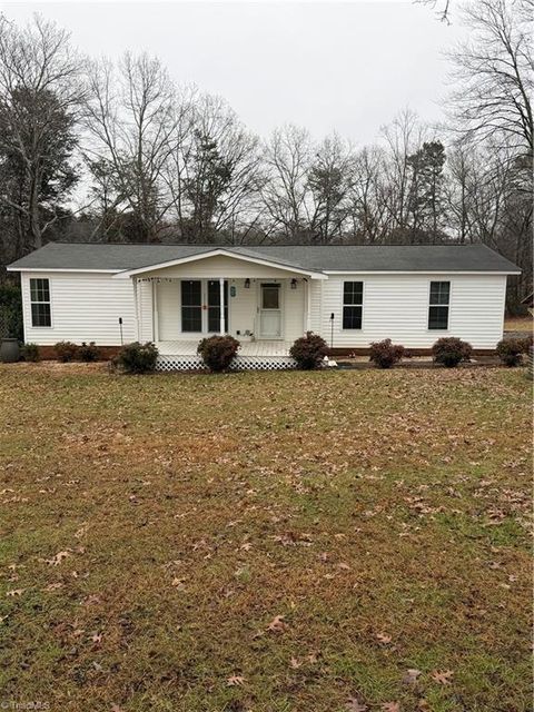 Homes For Sale - 3724 Fall Creek School Road<br/> East Bend, NC 27018